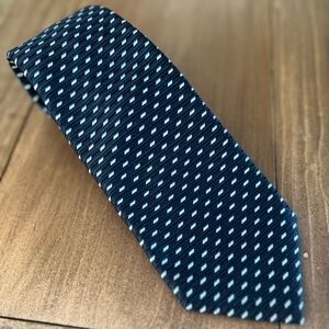 Escada Made In Italy 7 Fold Blue White Geometric Silk Tie 3.5” By 61”